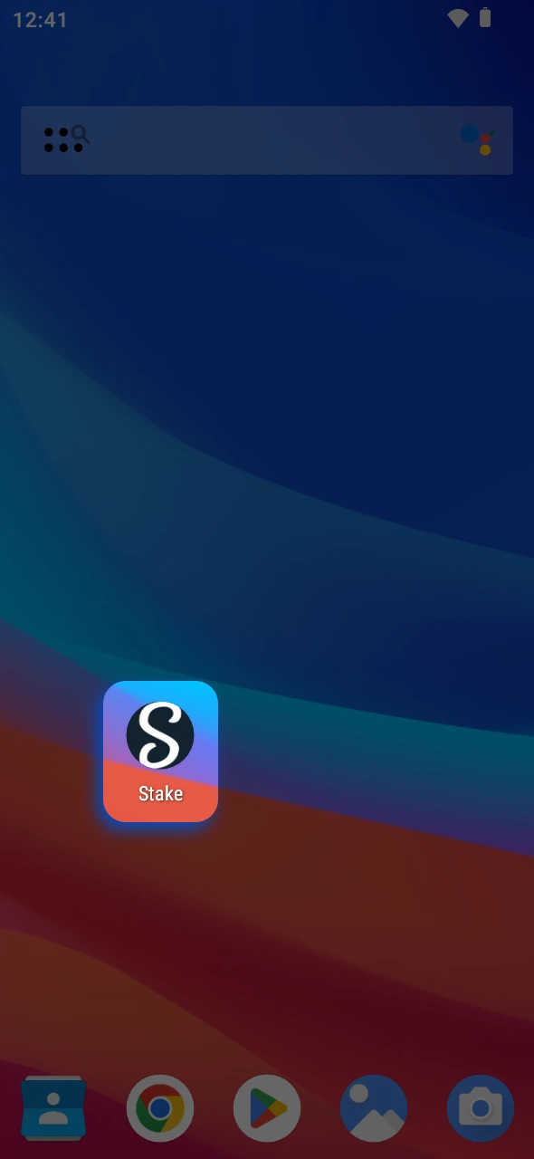 Ingresa a la interfaz móvil para continuar tu registro en Stake.